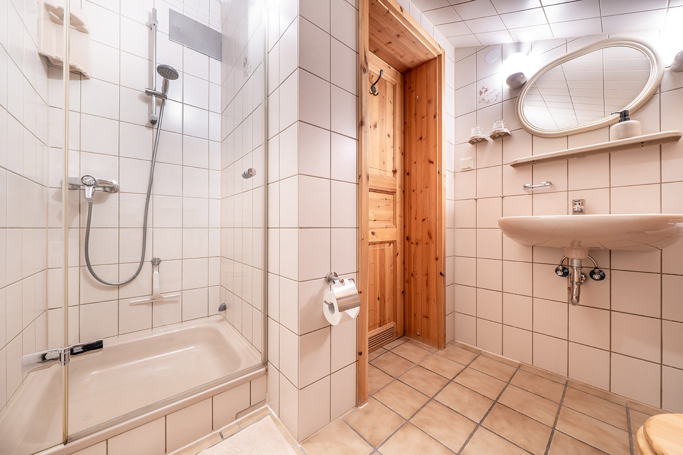 Haus-Sissi-Ferienwohnung-Ausblick-Badezimmer-2