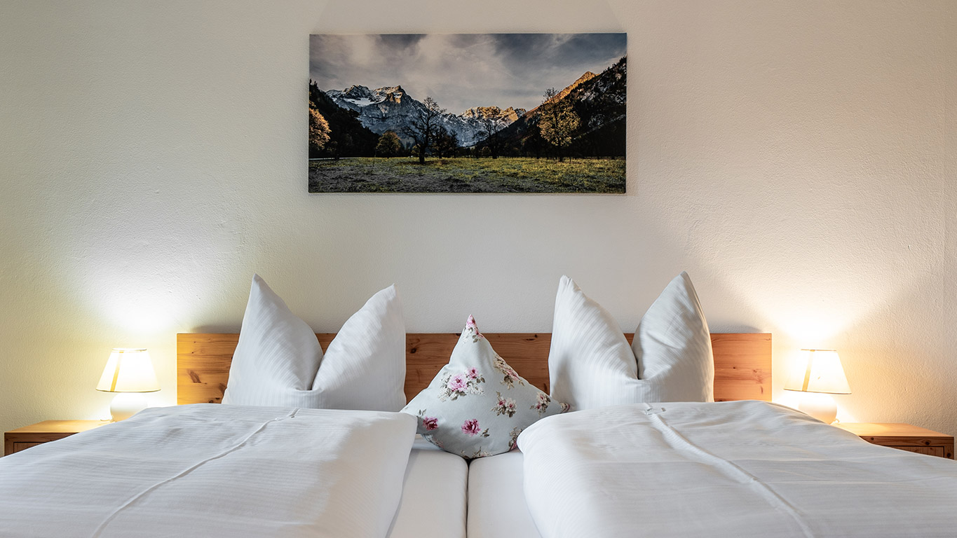 Haus-Sissi-Ferienwohnung-Kapellenblick-Doppelbett Haus-Sissi-Ferienwohnung-Kapellenblick-Doppelbett